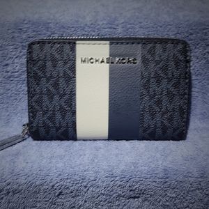 MICHAEL KORS SIGNATURE LOGO JET SET SMALL COLORBLOCK STRIPE ZIP AROUND CARD CASE